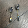 Tabasco geode stud earring with gemstone drop / goldtone