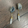 Tabasco geode stud earring with gemstone drop / goldtone