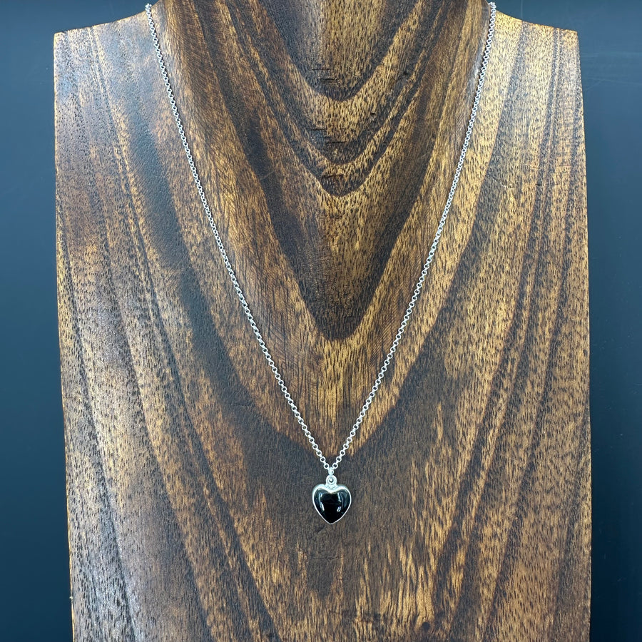 Cushioned onyx heart layering necklace