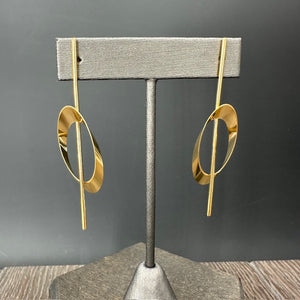 Sculptural 3d bar and oval Earring - gold