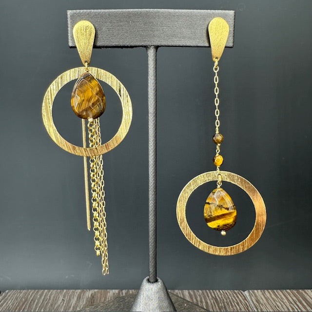 Asymmetrical modern sculptural earring - gold