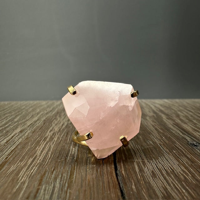 Freeform rose quartz ring - gold tone