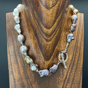 Hand-knotted Ombré Freshwater Pearl toggle Necklace - sterling silver