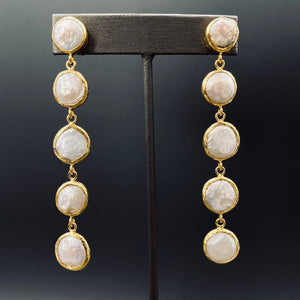 Freshwater pearl bezel set earring - brass