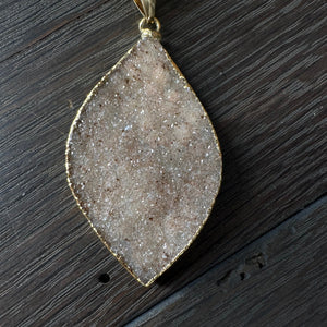 Druzy leaf on gold tone wheat chain - gold