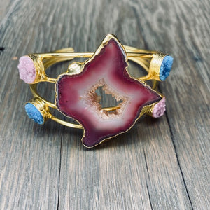 Agate geode slice and druzy cuff bracelet - gold