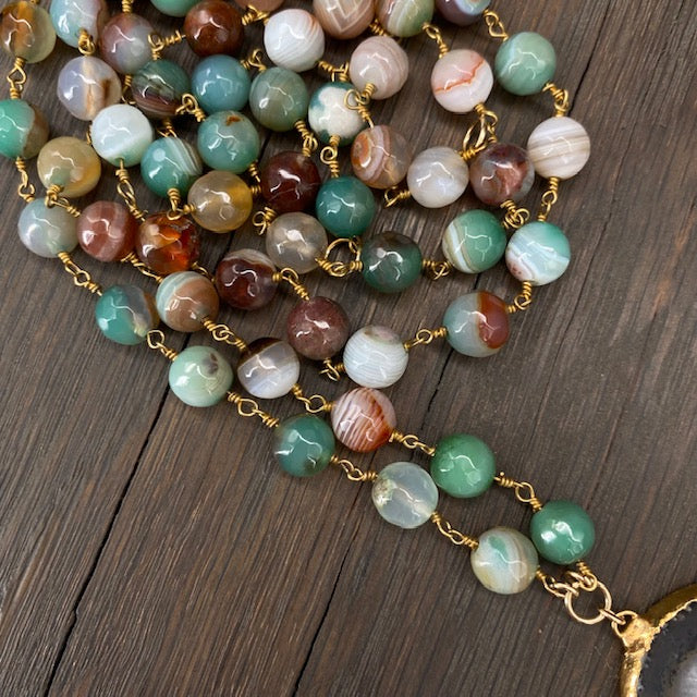 Agate slice on agate beaded chain with seed bead tassel - gold