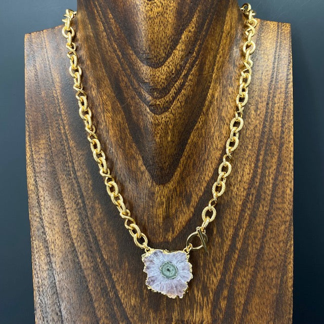 Crackled flower amethyst stalactite slice toggle necklace - gold