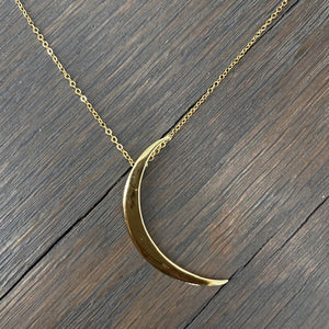 Modern "moon Phases" crescent moon necklace - gold vermeil