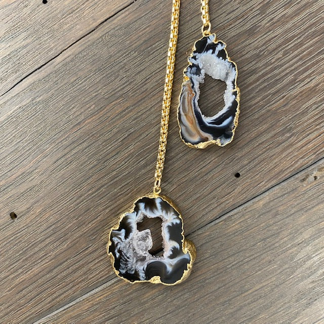 Geode slice toggle Y necklace - gold tone