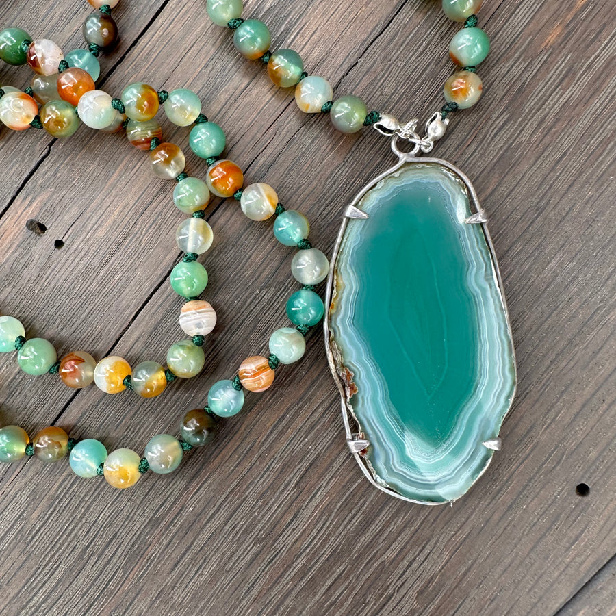 Green agate hand-knotted necklace with agate slice - silver