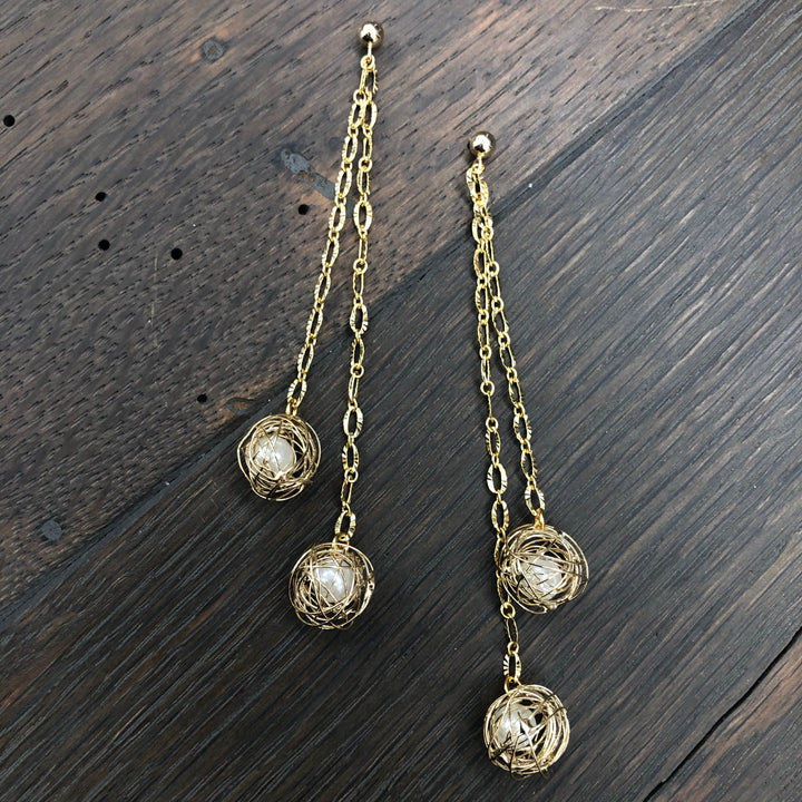 Double wire swirl faux pearl ball earring