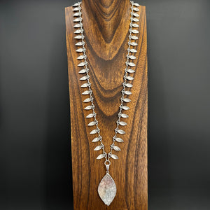 Ombré druzy leaf pendant necklace - silver tone