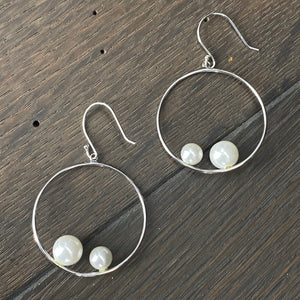 Double faux pearl balancing hoop earrings - silver and gold