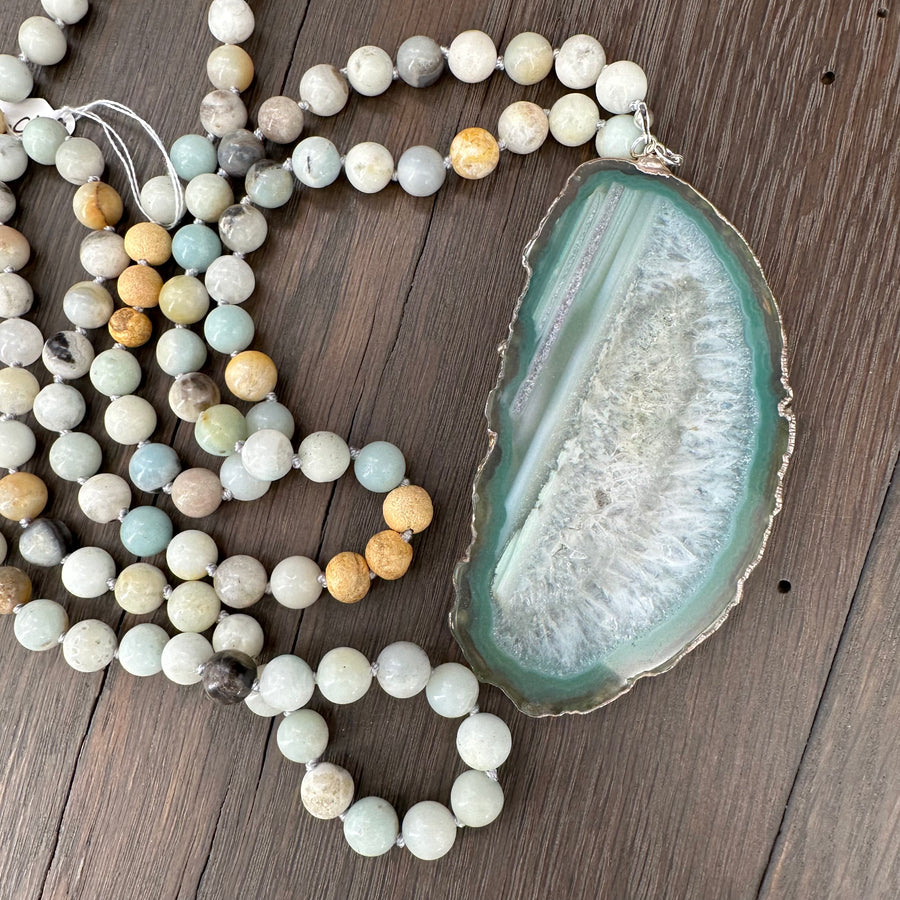 Hand-knotted Amazonite necklace with agate slice - silver