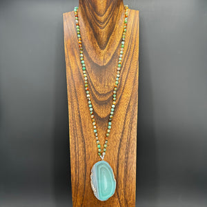 Green agate hand-knotted necklace with agate slice - silver