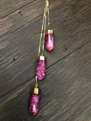 Raspberry crackle quartz “Waterfall” lariat necklace - gold