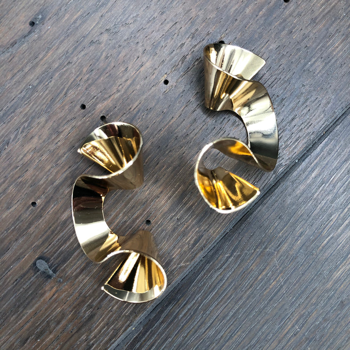 Metal ribbon wave earrings - silver, gold, rose gold