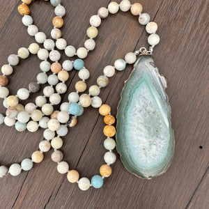 Hand-knotted Amazonite necklace with agate slice - silver